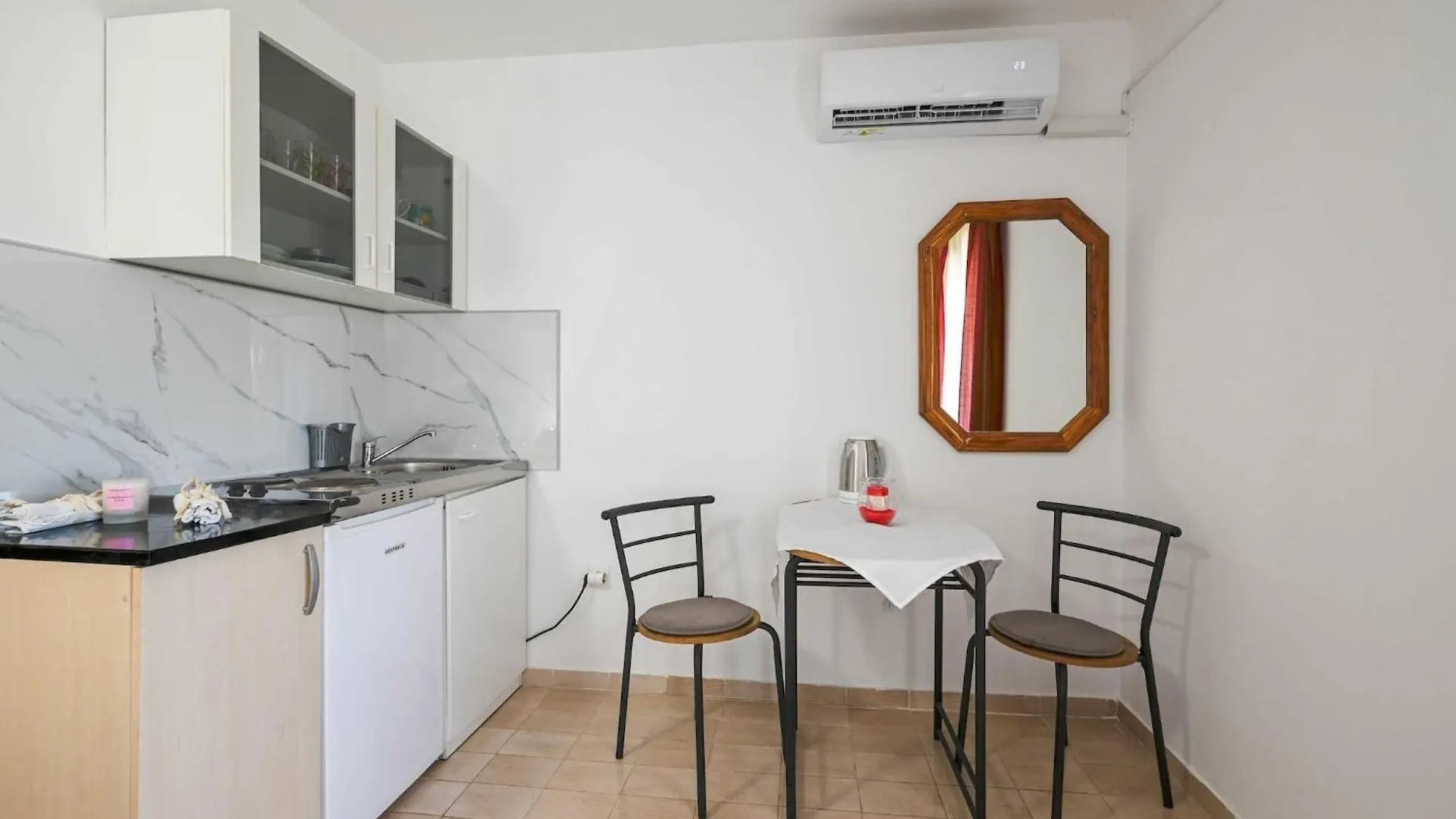 Calm And Stylish Rooms With Balcony - Studio Apartment With Balcony Rovinj